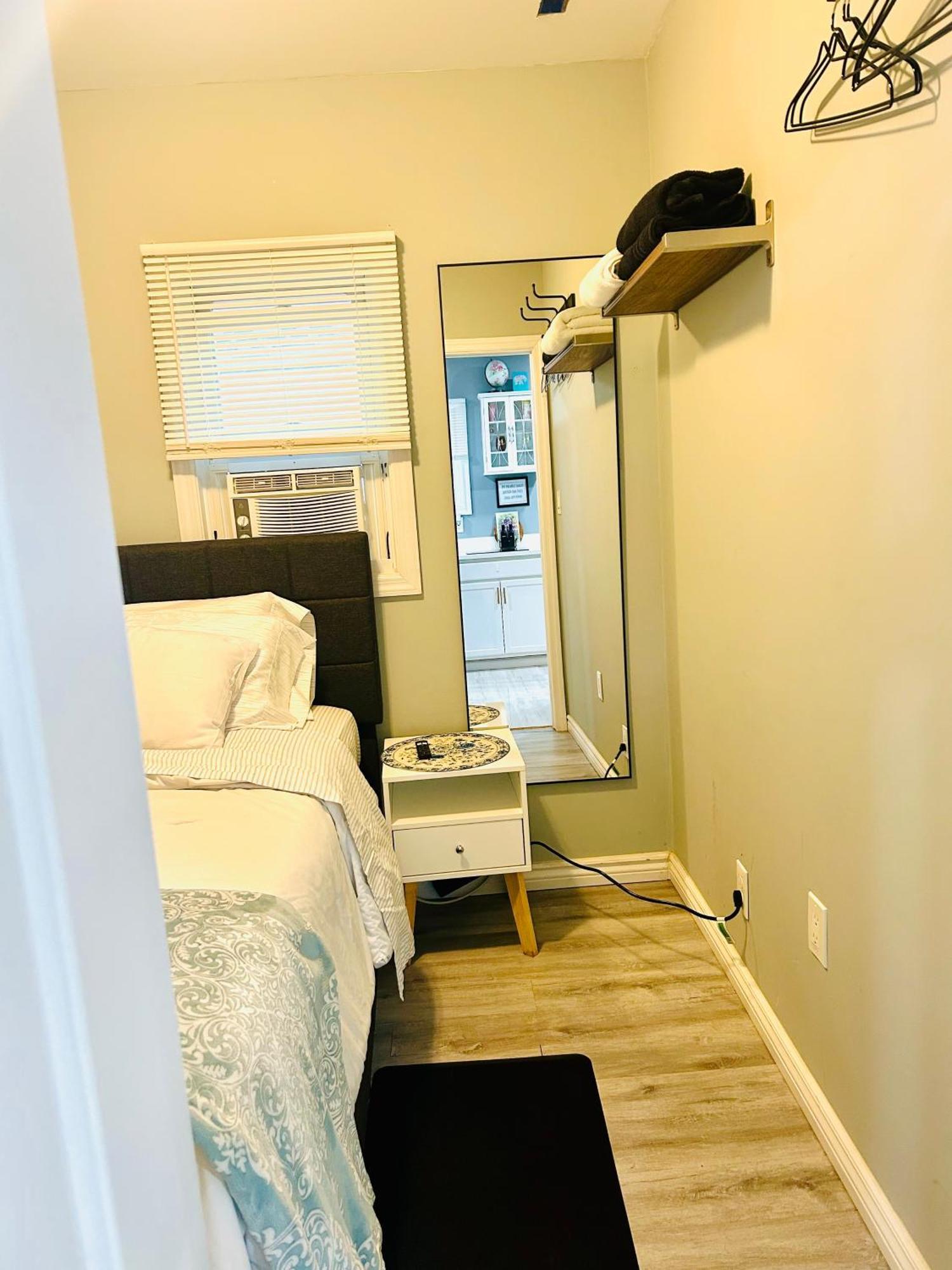 Fancy Studio Private Entrance Selden 外观 照片